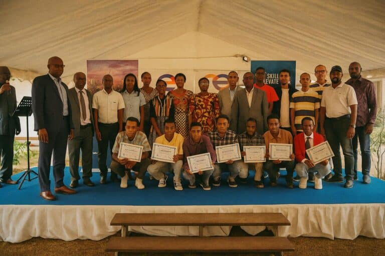 On job training : douze jeunes de Djeno ouvrent la porte de l’industrie