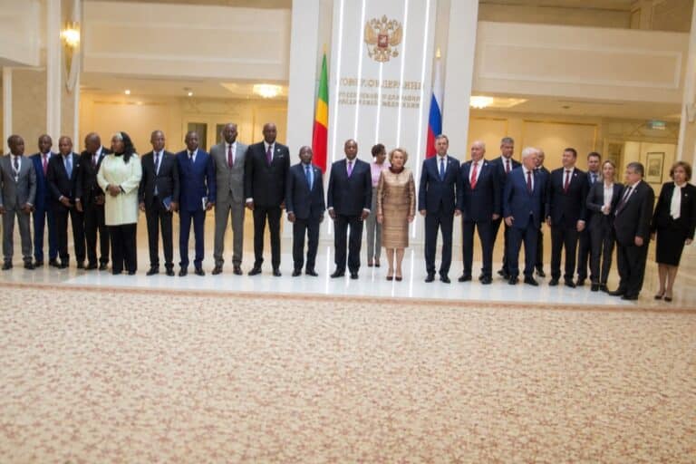 Sassou N’Guesso courtise les capitaux russes à Saint-Pétersbourg