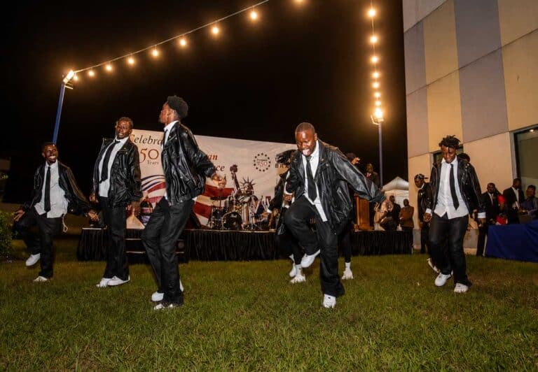 Street Art Congo à l’Ambassade des États-Unis : la culture urbaine congolaise au cœur d’une soirée diplomatique Street Art Congo